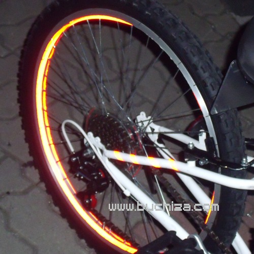 V브레이크 장착 자전거용 발광 휠 스티커-색상:발광레드야간에 빛이 끝내줘요.안전운전의 필수품!!옵션에서 폭와 인치를 선택하세요.700C는 27인치로 구매하세요.